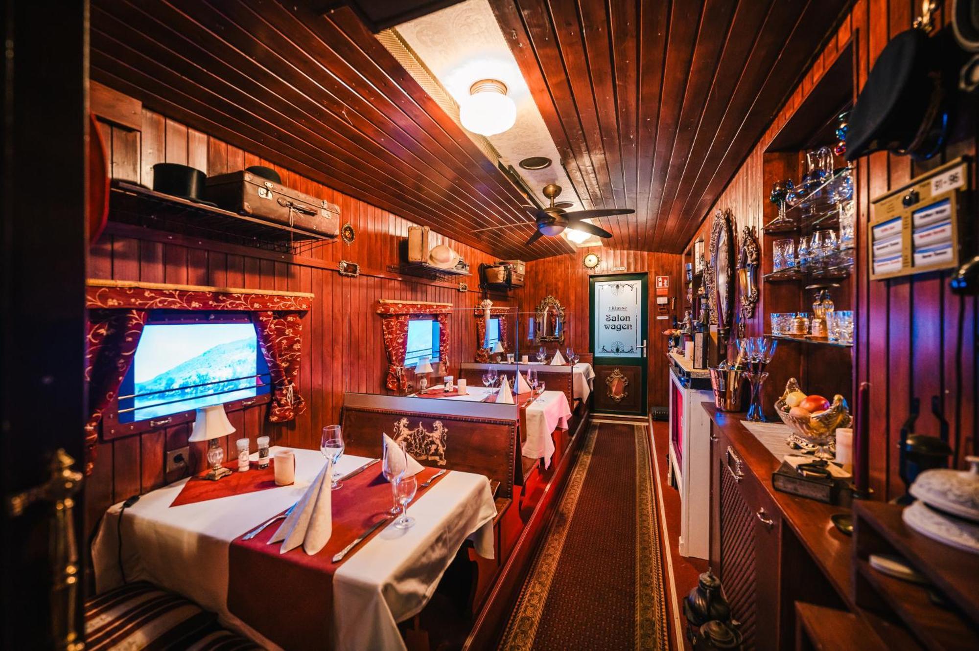 ホテル Oma'S Kueche & Quartier ビンツ エクステリア 写真